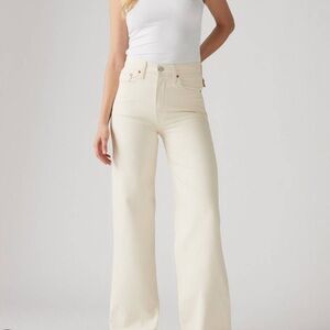 Canadian Lois Boot cut jeans. Off white. 31/31”